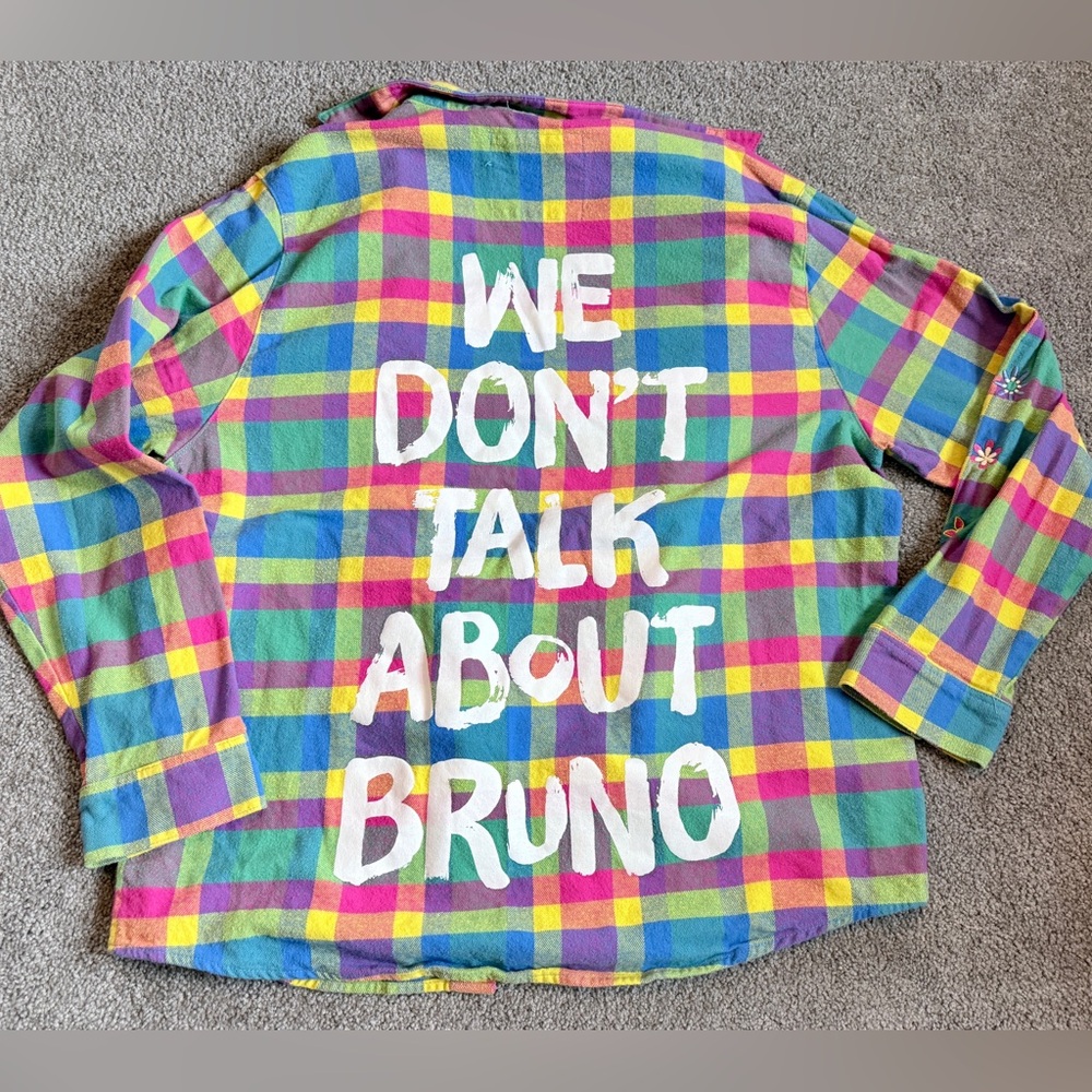 Cakeworthy Encanto Flannel - Size L